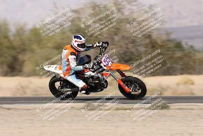 media/Dec-01-2025-Moto Forza (Mon) [[2daa91e15f]]/2-Intermediate Group/Session 3 (Turn 7 Inside Pans)/